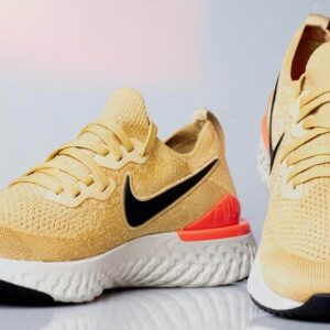 Here's What An Astrologer Wants You To Know About Horoscopes